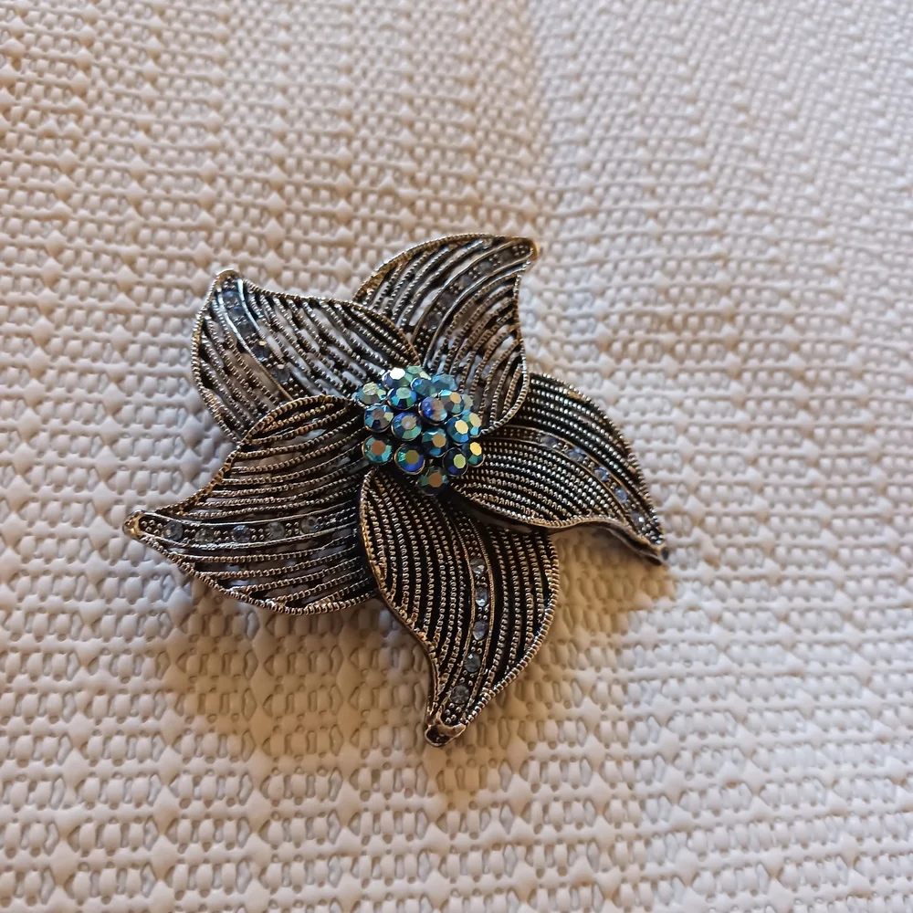 Vintage Blue and Silver Floral Brooch